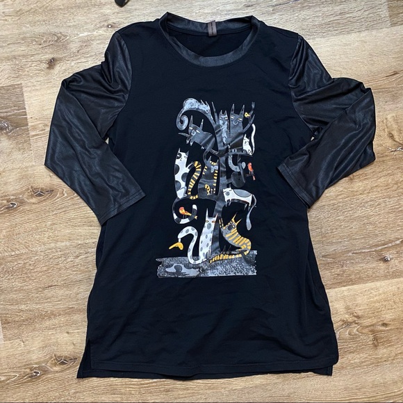 Miss Nikky Cat Artwork Tunic, Long Shirt, Mini Dress. Faux Leather 3/4 Sleeves - Picture 10 of 16